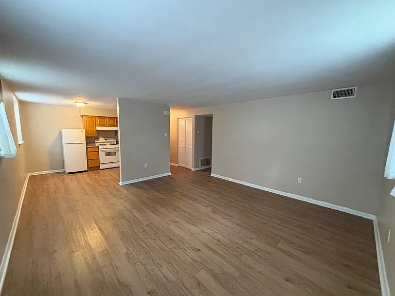 200 W Evergreen Ave #1B — Photo 6