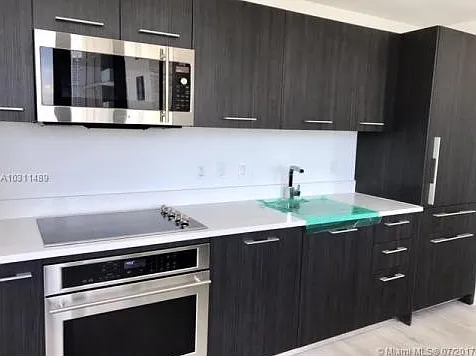 55 SW 9th St #21A — Photo 6