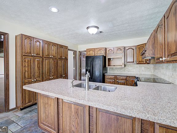 4th image of 360 Clear Spring Ct