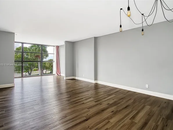 400 Leslie Dr APT 427, Hallandale Beach, FL 33009