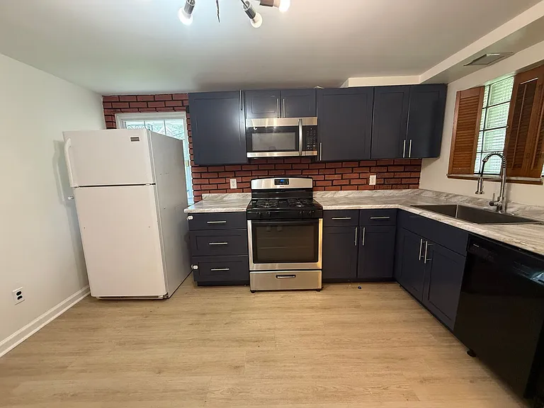 509 Oak St — Photo 2
