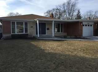 9344 Tripp Ave, Skokie, IL 60076