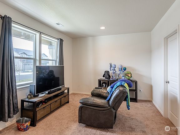 3rd image of 1350 E Brecken Drive