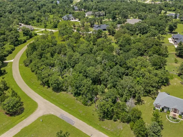 9635 Belgrave Sq, Iola, TX 77861