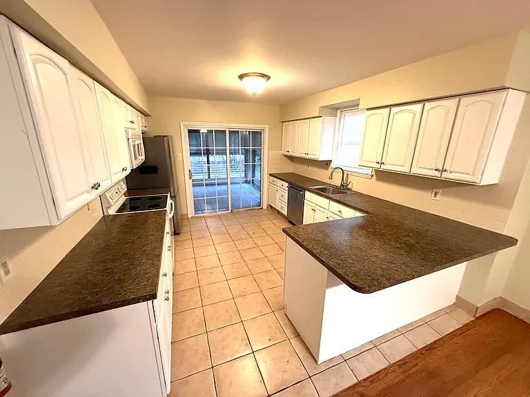 122 Penn Ave #1 — Photo 5