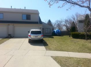 17 Buckingham Ln, Buffalo Grove, IL 60089