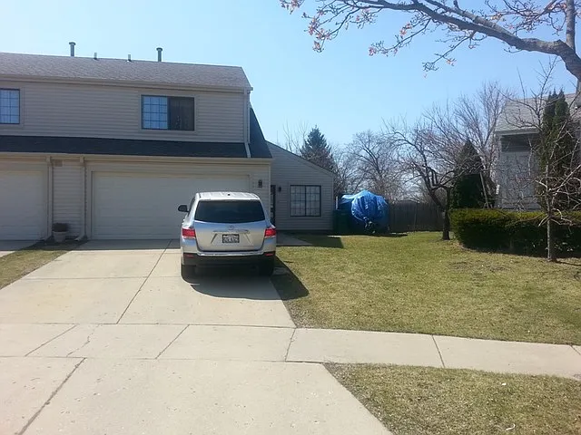 17 Buckingham Ln photo 1
