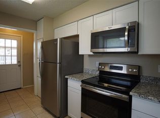 124 S Pipeline Rd, Euless, TX 76040