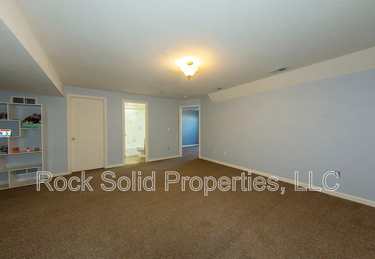 521 Queens Rd #1 — Photo 26