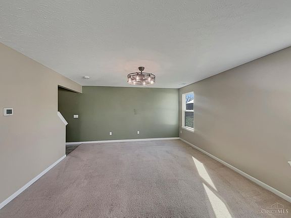 3rd image of 5 Berry Ct