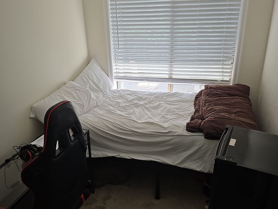 2nd image of 12300 28th Ave NE APT 111