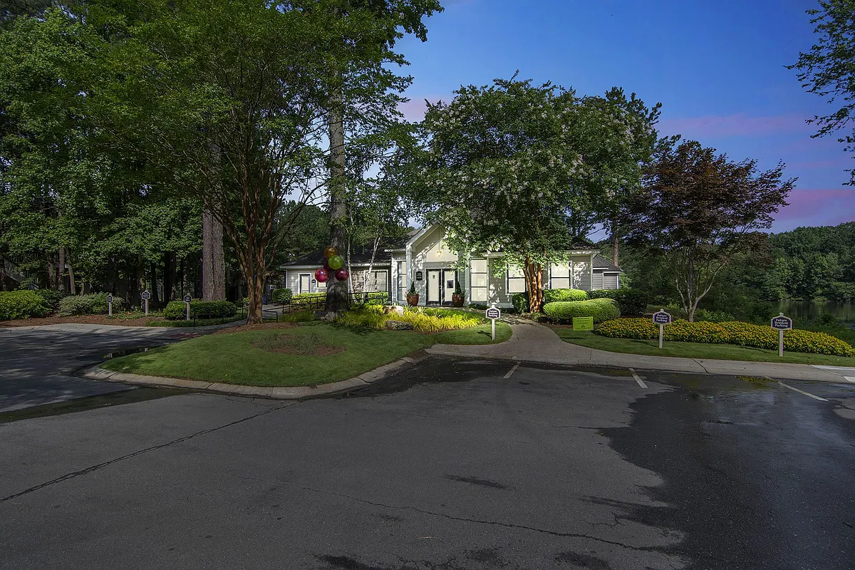 Building Photo - Grove Parkview