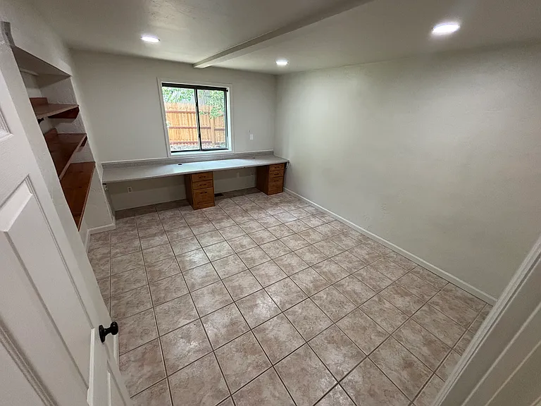 3448 S Litzler Dr — Photo 25
