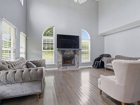 5th image of 4805 Aaron Dr