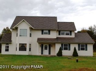 1145 Kindling Dr, Blakeslee, PA 18610