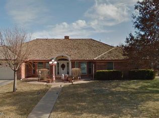 404 Bradley Ln, Dumas, TX 79029