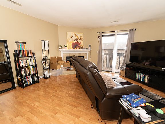 4th image of 381 S Collins St APT B