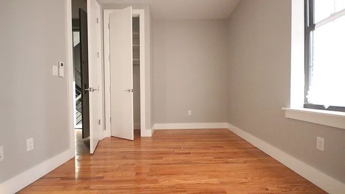 Rented by Nooklyn NYC LLC | media 18