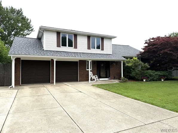 30 Woodview Dr, Depew, NY 14043