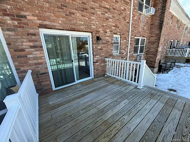 54 Ralph Ave — Photo 2