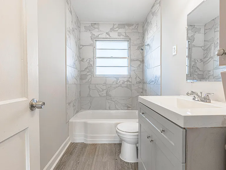 4518 Quince Rd — Photo 2