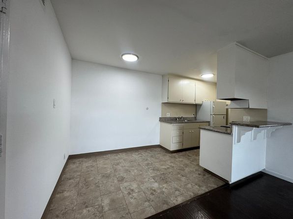 3232 14th Ave APT 8