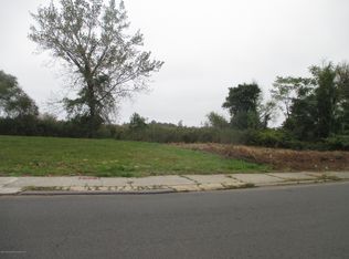 520 Mill Rd, Staten Island, NY 10306