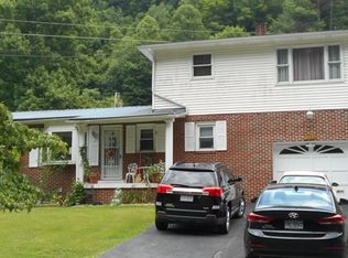 1373 Leemaster Dr, Vansant, VA 24656