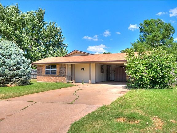 3rd image of 613 Spruce Dr
