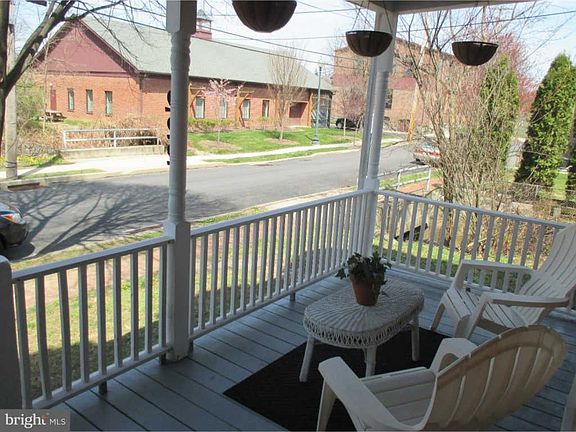 3rd image of 222 Lacey St
