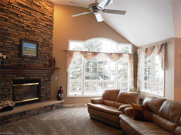 4th image of 4098 Watercourse Dr