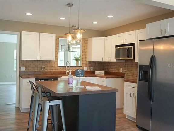 2nd image of 40031 E 9th Ave