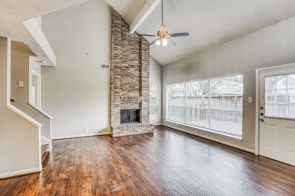 3 bed, 2.5 bath, 1745 sqft, $1,920 — Photo 4