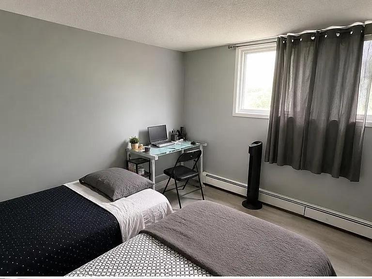 318 Erb St W #1 — Photo 3