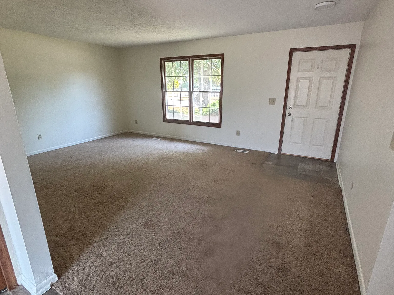 3 bed, 1.5 bath, $1,500 — Photo 4