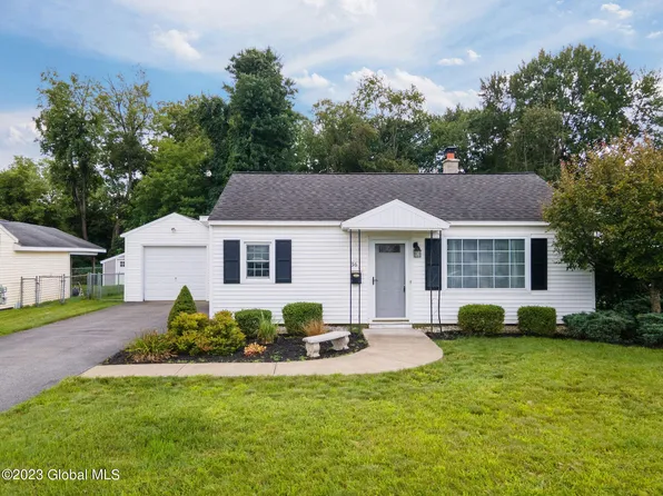 36 Miracle Lane, Loudonville, NY 12211