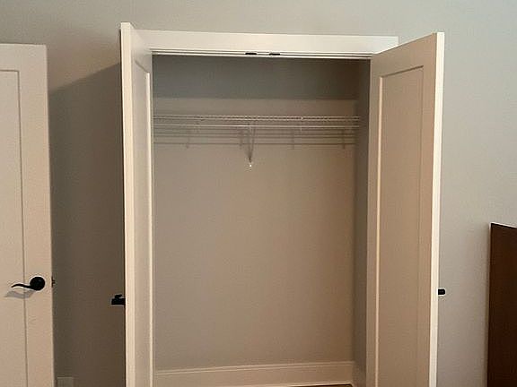 4th image of 1947 Cochran Rd