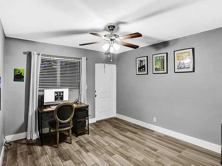 600 NE 7th Ave #8 — Photo 8