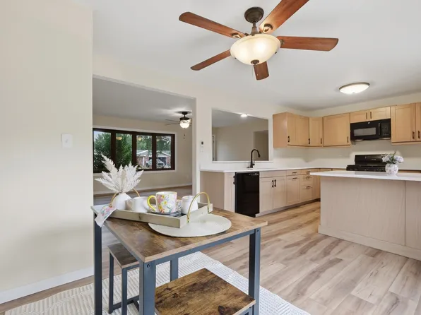 W10942 Bayview Dr, Lodi, WI 53555