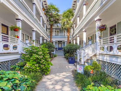 2127 NW Irving St APT 302, Portland, OR, 97210