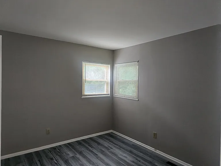 1062 Brentnell Ave — Photo 6