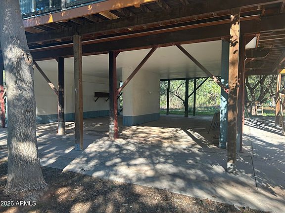3rd image of 972 E ARMETTA Drive