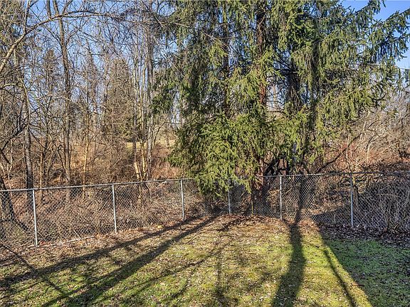 5th image of 712 Beulah Rd