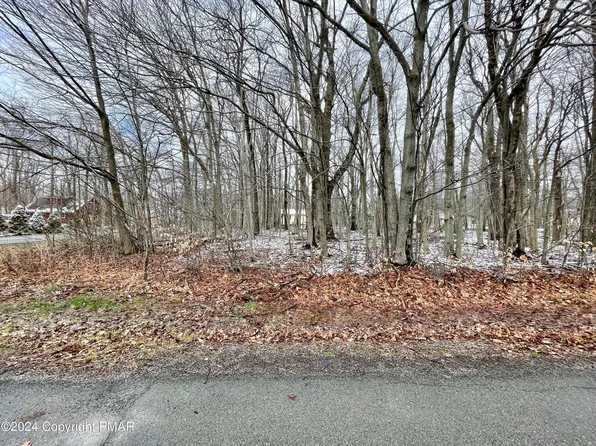 5710/5711 Onondaga Way, Tobyhanna, PA 18466
