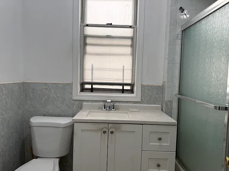 1344 Purdy St #1 — Photo 8