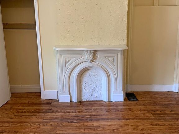 5th image of 164 N Day St Unit 2
