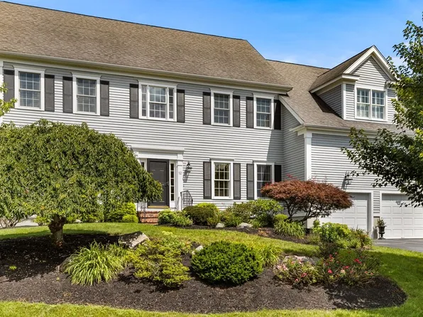 12 Hilltop Rd, Hingham, MA 02043