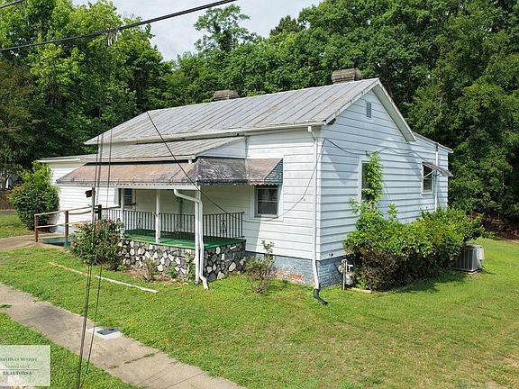 2nd image of 13 Oak Ridge Ave