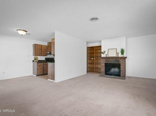 701 S 38th Ave APT 20, Yakima, WA