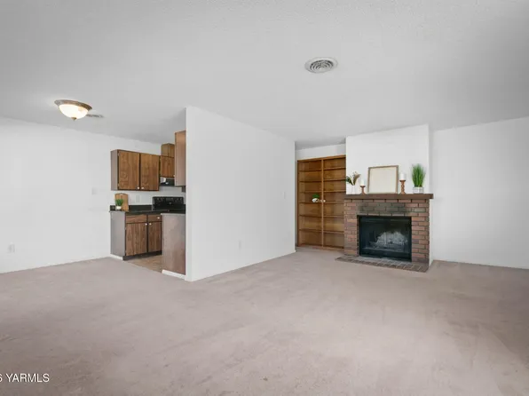 701 S 38th Ave APT 20, Yakima, WA 98902